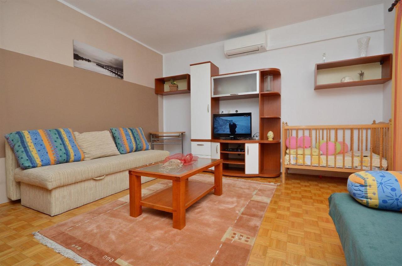 וודיצה Apartment And Room Ivica מראה חיצוני תמונה