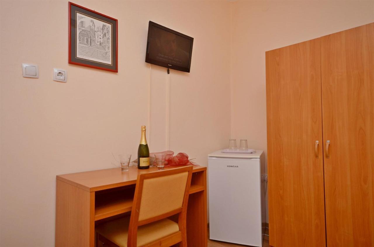 וודיצה Apartment And Room Ivica מראה חיצוני תמונה