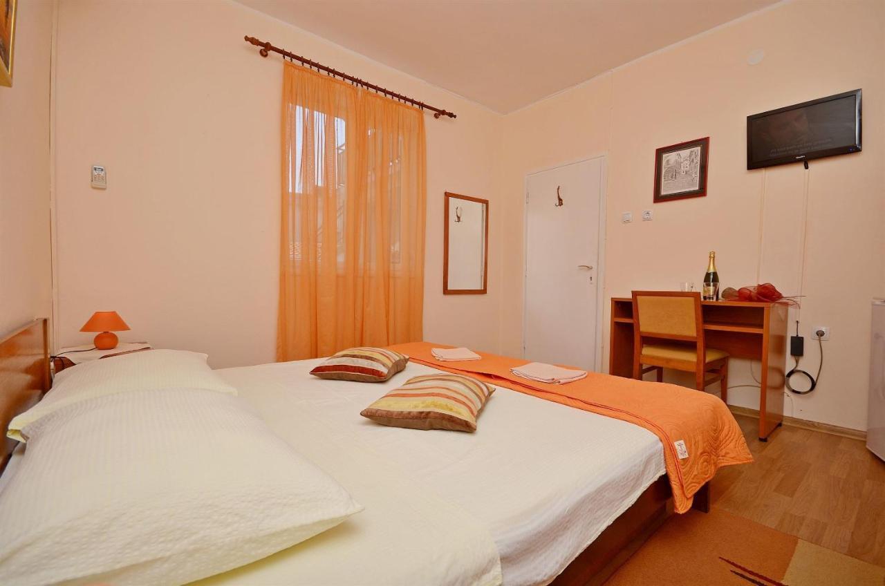 וודיצה Apartment And Room Ivica מראה חיצוני תמונה