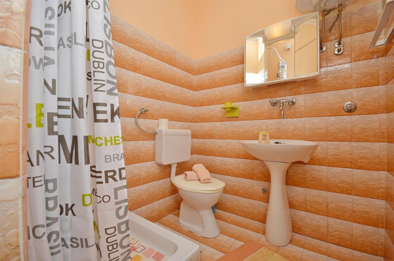 וודיצה Apartment And Room Ivica מראה חיצוני תמונה