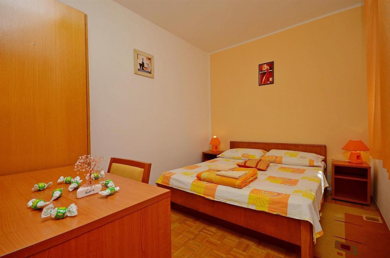 וודיצה Apartment And Room Ivica מראה חיצוני תמונה