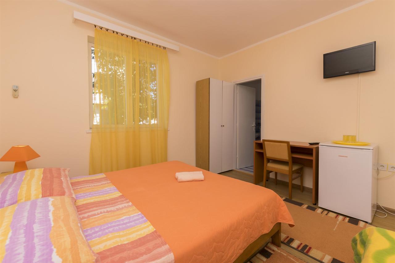וודיצה Apartment And Room Ivica מראה חיצוני תמונה